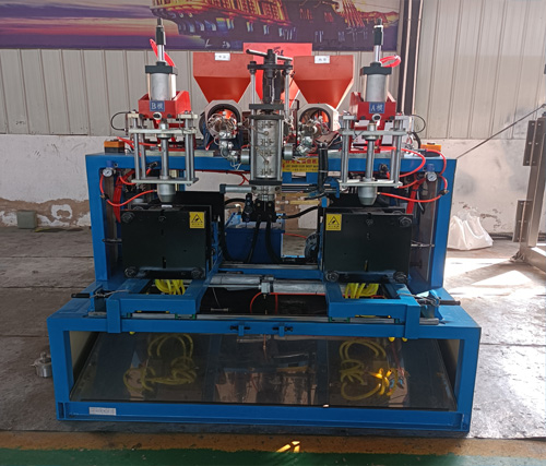 35、半自動(dòng)55型高阻隔吹塑機(jī)1.jpg