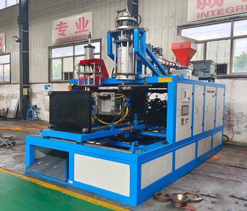 25、20升吹塑機1.jpg