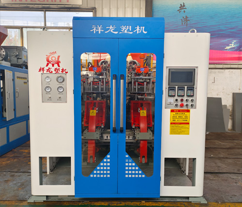 16、全自動75吹塑機(jī)1.jpg
